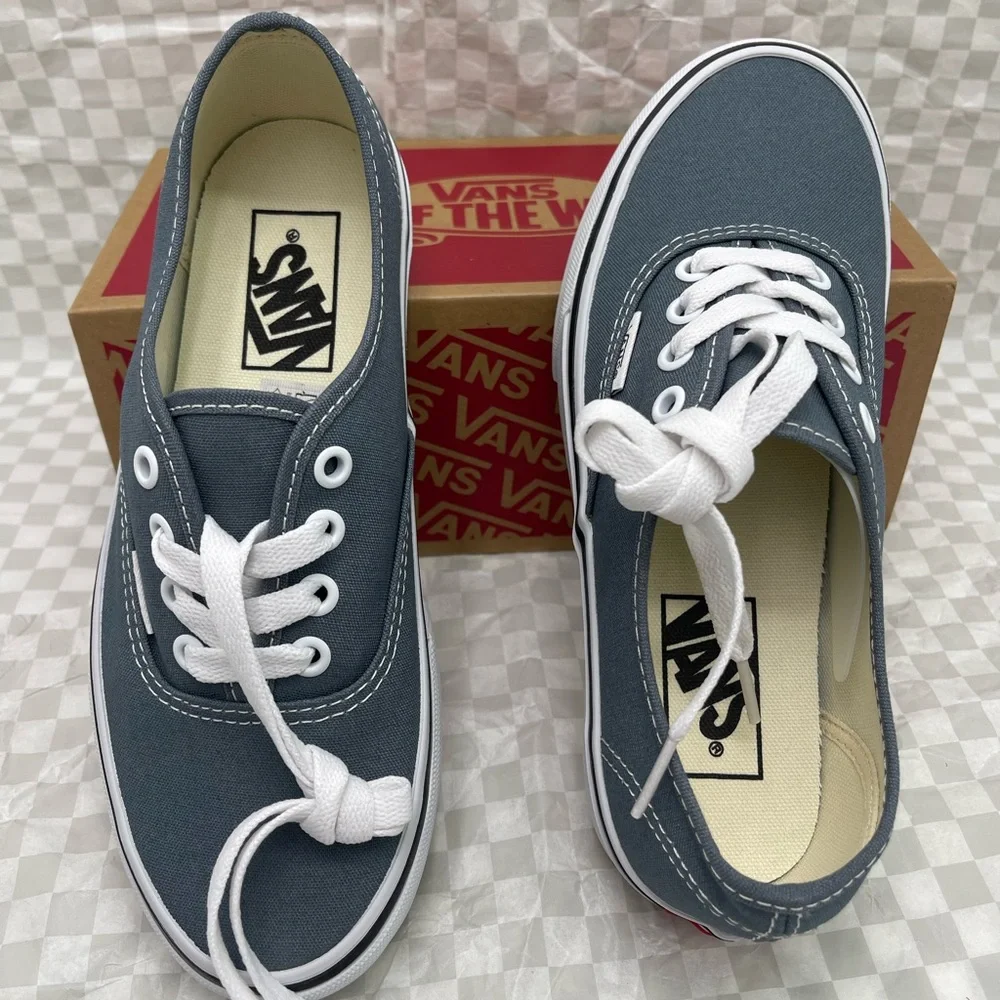 Vans Men’s Authentic
Color Theory Stormy Weather
VN000EGARV2 Sneakers - Picture 4 of 16